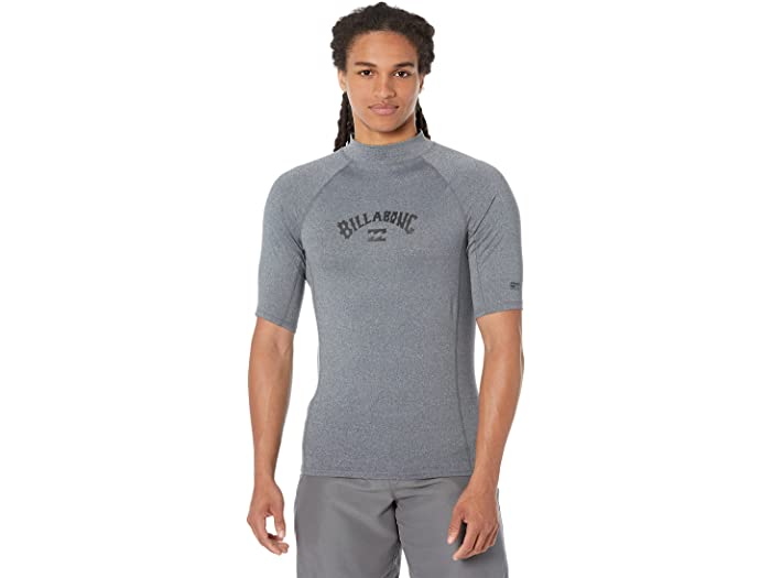 (取寄) ビラボン メンズ アーチ ウェーブ パフォーマンス フィット ショート スリーブ ラッシュガード Billabong men Arch Wave Performance Fit Short Sleeve Rashguard Grey Heather