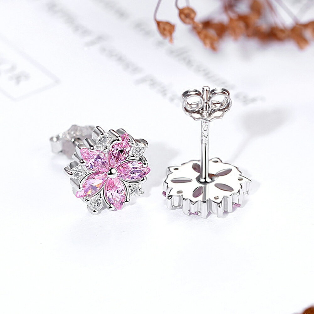 桜ピアス レディース 桜 花 ピアス 両耳用 スタッドピアス アクセサリー 女性 おしゃれ かわいい フラワー ジュエリー ストーン ビシュー キラキラ ギフト プレゼント 贈り物 誕生日 記念日 ホワイトデー クリスマス 結婚記念 彼女 嫁の商品画像 3