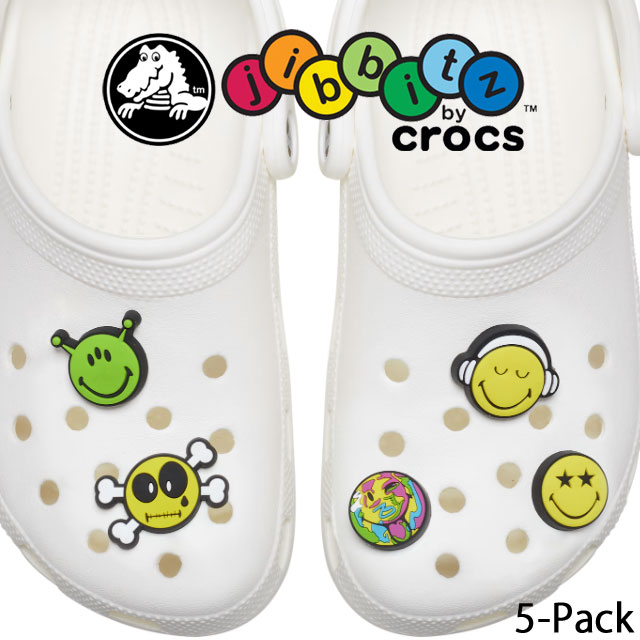 ■商品説明 クロックス crocs 10009671 キッズ メンズ レディース ジビッツ jibbitz ※こちらは専用梱包材なしの商品のみのお届けとなります。 ジビッツホールのあるシューズやアクセサリーに取り付けて、 自分だけのクロックスにカスタマイズすることができます。 こちらは、大人気、スマイリーブランドのジビッツ。 キッズの足元にはもちろん、 大人が付けても ちょっと遊びゴコロを感じて素敵です☆彡 お気に入りのクロッグやフラットシューズを楽しく カスタマイズできる豊富な種類のジビッツ チャーム。 【検索用キーワード】 誕生日バースデー バレンタイン ホワイトデー プレゼント 子供の日 かわいい 母の日 ギフト 贈り物 夏 お出掛け 5個セット 5個パック 女児 女子 スマイル ■素材 PVC(ポリ塩化ビニル) ■商品カテゴリ ラバークロック・アクアサンダル ラバークロック用アクセサリー はこちら ラバークロック・アクアサンダル crocs クロックス はこちら ラバークロック・アクアサンダル はこちら 当店では販売形態上、自動在庫管理の機能を使用していない為、 サイズ切れによる在庫切れが発生する場合がございます。 これにより、ご注文後でも、商品をご用意できない場合がございます。 あらかじめご了承ください。 サイズ切れでも、在庫がある場合もございますのでお気軽にお問合せ下さい。 ↓　　　　　　　↓　　　　　　　↓ ◆◇◆メルマガ登録はこちら◆◇◆ メーカー希望小売価格はメーカーカタログに基づいて掲載しています JEJA　　「HR」クロックス crocs ジビッツホールのあるシューズやアクセサリーに取り付けて、 自分だけのクロックスにカスタマイズすることができます！ こちらは、大人気、スマイリーブランドのジビッツ。 キッズの足元にはもちろん、 大人が付けても ちょっと遊びゴコロを感じて素敵です☆彡 お気に入りのクロッグやフラットシューズを楽しく カスタマイズできる豊富な種類のジビッツ チャーム。 ■商品カテゴリ ラバークロック・アクアサンダル ラバークロック用アクセサリー はこちら ラバークロック・アクアサンダル crocs クロックス はこちら ラバークロック・アクアサンダル はこちら