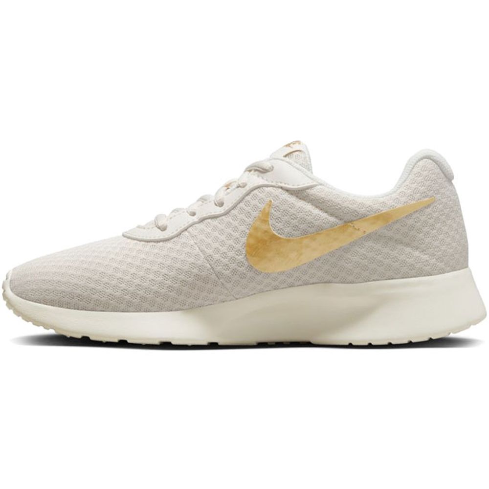 Nike tanjun womens australia white hotsell