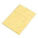 　2寸将棋盤用の布カバーです。こちらの布カバーは薄手の生地になります。明るい白黄色〜薄黄の色合いですが色合いは変更となる場合がございますので予めご了承ください。 　将棋盤の保護や保管用に便利な布カバーです。別売の桐覆いとの併用で将棋盤の保護と保管がなお便利になります。