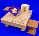 将棋セット　新桂2寸ハギ足付将棋盤セット(将棋駒黄楊特上彫錦旗書)