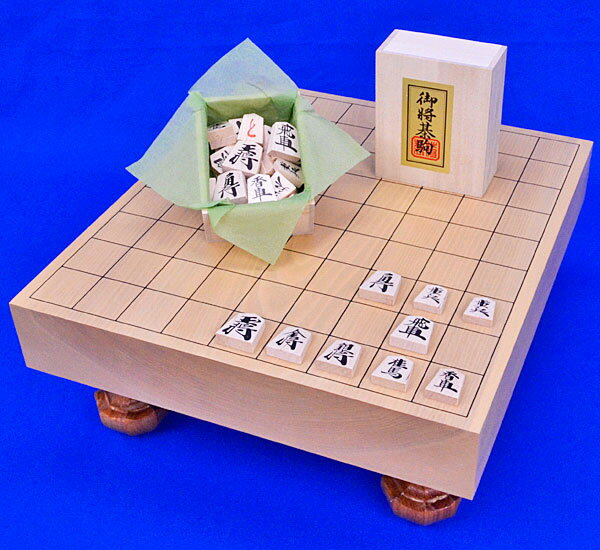 将棋セット　本桂2寸足付将棋盤セット(木製将棋駒樺材優良押し駒)