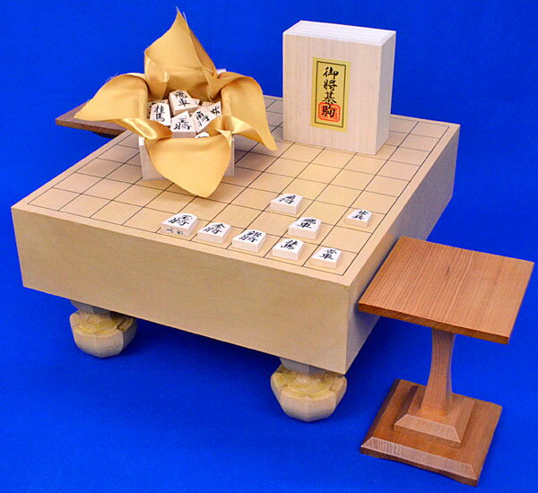 将棋セット　本桂3寸足付将棋盤セット【特売品】(将棋駒白椿上彫駒)