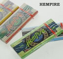 100％ナチュラル ヘンプペーパーHEMPIRE 1 1/2 紙がヘンプ（大麻）でできているのは他にもあるけど スローバーニング（燃焼の遅いタイプ）で、しかも薄型、 パッケージもカラーが豊富で可愛い！ ■サイズ：74mm×53mm ■33LEAVES PER PACK ■チェコ共和国製※画像には複数表示されていますが1個の価格です。 ■コチラの商品はメール便の利用が可能です。 メール便利用の際、決済方法は代金引換以外を選択してください。 メール便はお届け日時の指定ができません。 メール便は商品搬送中の破損や事故などの補償がありません。 お届け方法は手渡しでは無くポストに投函されます。店長お気に入り！シガレットペーパーもちろんHEMPペーパーです。 巻いたときに形が作りやすいんです。