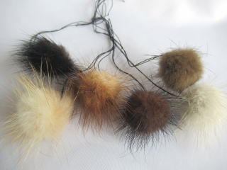 ミンクのポンポンボール 2cm~3cm ミンクのポンポンボール 2cm~3cm