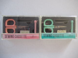 ソーイングカセット　クロバー製品　カセットケース型 携帯用ソーイングセット