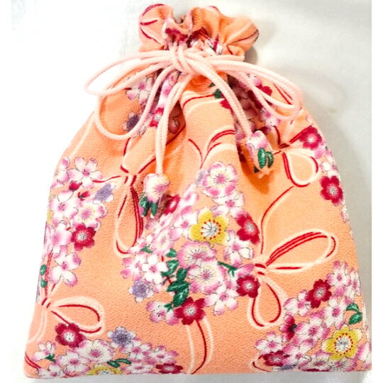 ちりめん平巾着（薄オレンジ花束）ちりめん 小物入れ 日本製 手作り 着物 浴衣 一点もの 御朱印帳入れ チューリップ型紐飾り モダン レトロ 大正ロマン【送料無料】