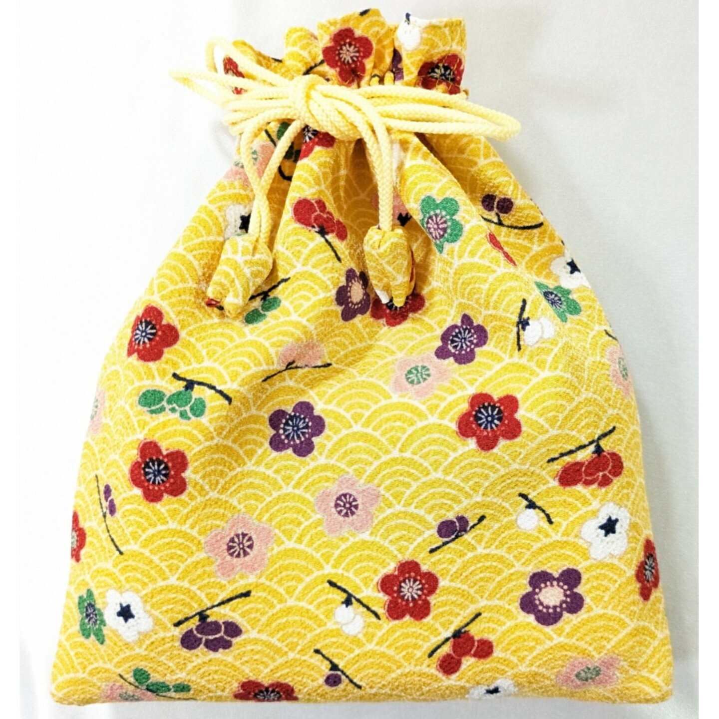 ちりめん平巾着（黄色さざ波小梅）ちりめん 小物入れ 日本製 手作り 着物 浴衣 一点もの 御朱印帳入れ チューリップ型紐飾り モダン レトロ 大正ロマン【送料無料】