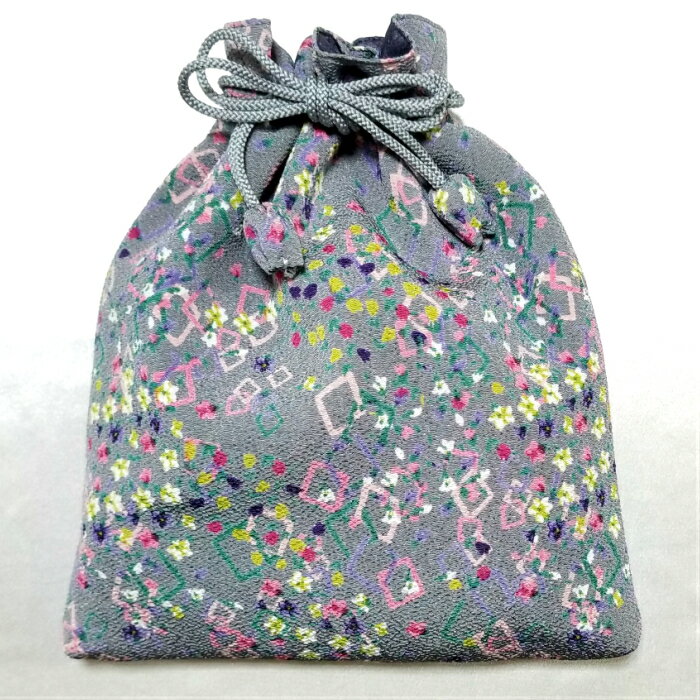 ちりめん平巾着（グレー小花）ちりめん 小物入れ 日本製 手作り 着物 浴衣 一点もの 御朱印帳入れ チューリップ型紐飾り モダン レトロ 大正ロマン【送料無料】