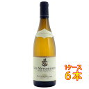 商品名 シャプティエ クローズ・エルミタージュ ブラン レ・メゾニエ ビオ 白 750ml 本数 6本 原産国 フランス 生産地域 コート・デュ・ローヌ 色 白 ブドウ品種 マルサンヌ種（有機） アルコール度数 13％ タイプ 辛口・オーガニック 生産者 M.シャプティエ 等級 AOCクローズ・エルミタージュ クール便 夏期推奨 ヴィンテージについて ※ご注意ください 当店ではビンテージの管理をしておりません。 画像と違う年号の商品が届く場合がございますので予めご了承ください。 発送について ※ご注意ください こちらの商品はご注文から出荷まで1〜2週間いただく場合がございます。 当店について 「酒楽SHOP」は大正5年から続く、台東区の酒販店「ヤマロク」のインターネット通販ショップです 都内最大級の酒専用庫「純米入谷蔵」では蔵元さんから 直送いただいた純米酒を中心としたお酒を、温度管理・鮮度管理を徹底して、お客様のもとへお届けしております。ラッピングも承ります。ギフトやお中元・お歳暮、お世話になった方へ、日本酒・梅酒・焼酎などぜひご利用ください。 ◆こんなギフトシーンに◆ 内祝い・出産内祝い・結婚内祝い・快気内祝い・快気祝い・引出物・引き出物・結婚式・新築内祝い・お返し・入園内祝い・入学内祝い・就職内祝い・成人内祝い・退職内祝い・満中陰志・香典返し・志・法要・年忌・仏事・法事・法事引き出物・仏事法要・お祝い・御祝い・一周忌・三回忌・七回忌・出産祝い・結婚祝い・新築祝い・入園祝い・入学祝い・就職祝い・成人祝い・退職祝い・退職記念・お中元・御中元・暑中見舞い・暑中見舞・残暑見舞い・残暑見舞・お歳暮・御歳暮・寒中見舞い・お年賀・御年賀・正月・お正月・年越し・年末・年始・粗品・プレゼント・お見舞い・記念品・賞品・景品・二次会・ゴルフコンペ・ノベルティ・母の日・父の日・敬老の日・敬老祝い・お誕生日お祝い・バースデイ・クリスマス・クリスマスプレゼント・バレンタインデー・ホワイトデー・結婚記念日・贈り物・ギフト・ギフトセット・贈り物・お礼・御礼・手土産・お土産・お遣い物・ご挨拶・ご自宅用・贈答品・ご贈答・記念日・記念品・誕生日・誕生祝い・結婚記念日・引越し祝い・転居・昇進・栄転・感謝・還暦祝・華寿・緑寿・古希・喜寿・傘寿・米寿・卒寿・白寿・上寿・歓送迎会・歓迎会・送迎会・粗品・卒業祝い・成人式・成人の日・お見舞い・開店祝い・開業祝い・周年・イベント・協賛・ビジネス・法人・お彼岸・お返し・お酒・日本酒・地酒・芋焼酎・麦焼酎・黒糖焼酎・梅酒・和リキュール・仏事・お盆・新盆・初盆・御供え・お供え・パーティー・合コン・お見合い・花見・お花見・こだわり・蔵元直送・直送・ランキング・売れ筋・杜氏・クチコミ・ポイント・詰め合わせ・詰め合せセット・飲み比べ・飲み比べセット・お試し・おためし・セット・グルメ・お取り寄せ・酒楽SHOPシャプティエ クローズ・エルミタージュ ブラン レ・メゾニエ ビオ 白 750ml プレステージシリーズは、シャプティエのワインの財産とも呼べるワインシリーズです。シャプティエの特級畑のぶどうを使用したローヌ・ヴァレーのテロワールの持つ本来の味わいを表現したワインのラインナップとなっています。 「クローズ・エルミタージュ」のアペラシオン名は、フランス語で「Croix」を意味するラテン語の「Crozem」から来ています。「Croix」には、交差または交差という2つの意味があります。この白ワインに使われているぶどうは、樹齢20〜40年のブドウの木の果実が使用されており、「レ・メゾニエ」の白ワインは、クローズ・エルミタージュのマルサンヌ種が本来持つ味わいがダイレクトに表現されるワインです。 緑色がかった淡黄色で透明で鮮やか。最初はマルメロ、牡丹、そしてローストアーモンドが続きます。アタックはしなやかでフレッシュ感があります。 冷製ローストポーク、シャルキュトリー、魚介のサラダ、平目のムニエル、魚介のブロシェット　ブールブラン、若鶏のレモン風味、仔牛のエスカロップ　ノルマンディー風、白子の天麩羅、エイのグルノーブル風、チーズ　ピコドン・アフィネ、オッソ・イラティに良く合います。 1808年ローヌの銘醸地タン・エルミタージュに創業してから7代目ミシェル・シャプティエに至るまで一貫した家族経営のもと、畑を守り、テロワールを尊重する姿勢を貫く造り手です。テロワールやその年の特長を土壌に語らせ、それを純粋に表現することが現当主ミシェルの哲学。「自然は常に最終決定権を持っています」という捉え方は、まさしく地球環境を頂点とし、人間はそのサーバントであることを示唆しています。SDG’sがそのまま反映されている同氏の姿勢が世界を変えていきます。世界中のワイン専門家や著名ソムリエが一目置く存在であり、ロバート・パーカー氏に「地球の輝き煌めく光のひとつ」、「これ以上に並外れたワインを造り出すワイナリーは世界中探しても殆どない」と言わしめたエルミタージュ最高峰の造り手。ビオディナミ農法への取り組みも早く、伝統と現代性を組み合わせた革新的かつ謙虚なワイン造りが感動と本物の味わいをもたらしています。その結果、ロバート・パーカーから100点満点の最高評価を40回以上も獲得する等の偉業も果たしています。自然に敬意をはらったミシェル氏の情熱的なワインはまさしく“芸術作品”ともいえます。