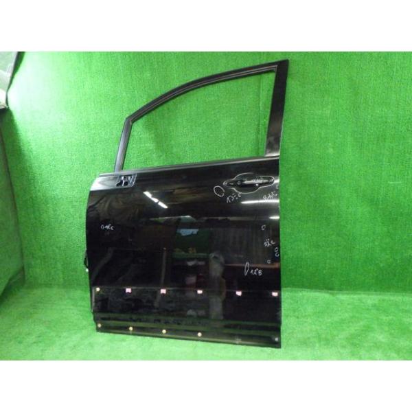 【中古】 ヴォクシー ZRR75W 左フロントドア Z 4WD 8人 トヨタ TOYOTA ニホンイタ M308 67002-28240 202 55589 2009年12月 3ZR-FE