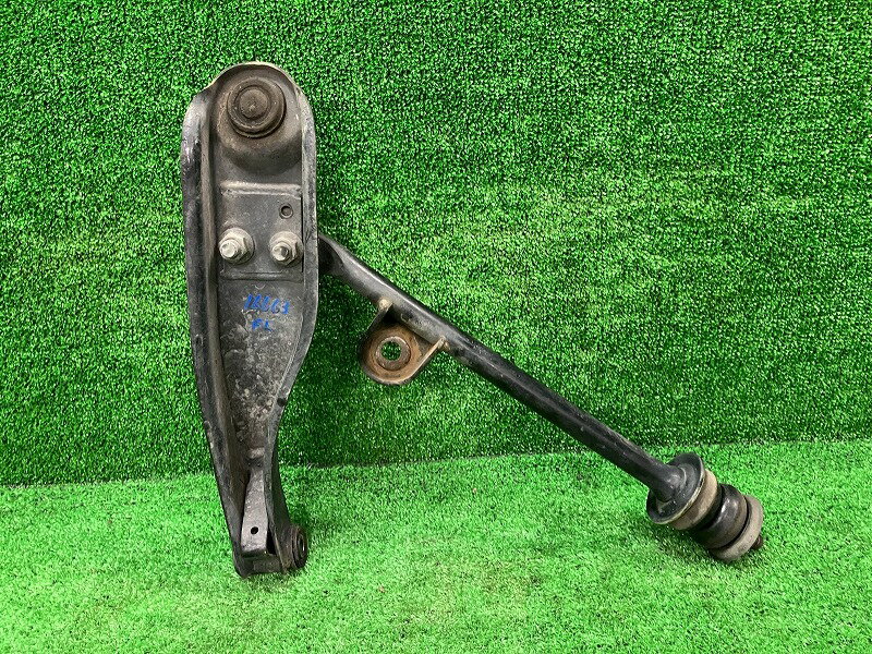 【中古】 エブリィ DA62V 左フロントロアアーム PA 45202-77A10 26U