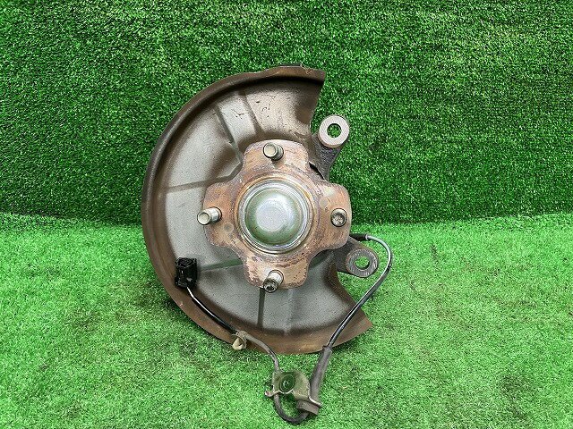 【中古】 エブリィ DA17V 左フロントナックルハブ PC 45150-64822 ZJ3