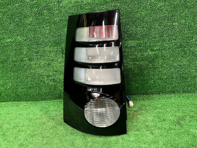 【中古】 シエンタ NCP85G 左テールランプ・テールライト G コイト 52-173 81560-52590 1G3