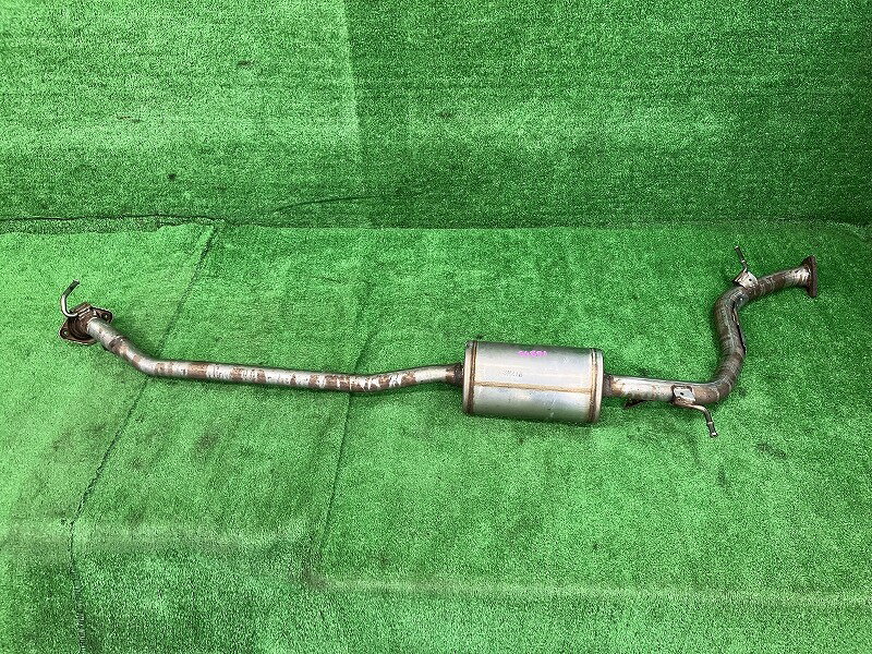 【中古】 フィット GK4 エキゾーストセンターマフラー 13G Fパッケージ 4WD 18220-T5E-003 NH731P