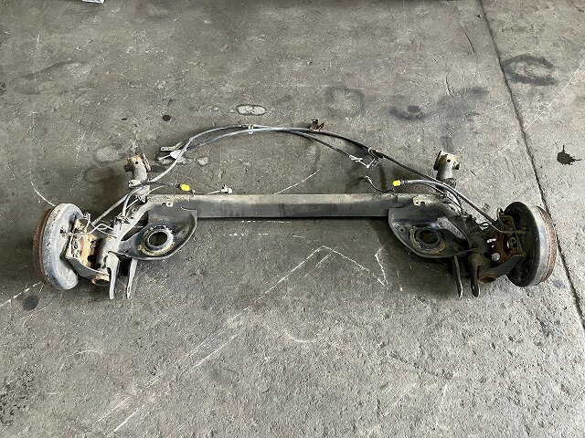 【中古】 マーチ NK13 リアアクスルビーム 12X FOUR 4WD 55501-1HB1A QX1