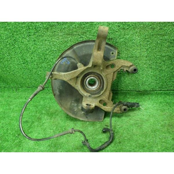 【中古】 コルトプラス Z24W 左フロントナックルハブ ナビエディション 4WD MR594077 X08