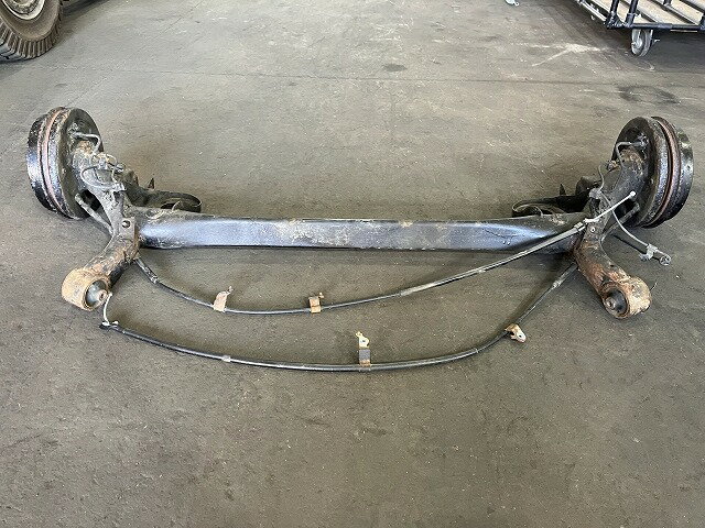 【中古】 アクア NHP10 リアアクスルビーム L 42110-52352 040