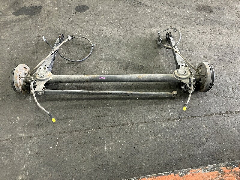 【中古】 ミニカ H42V リアアクスルビーム ライラ MR319271 A26