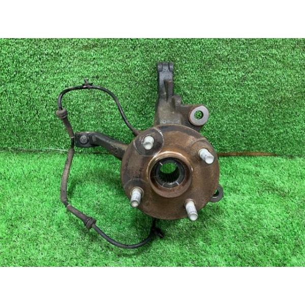 【中古】 デミオ DE3AS 右フロントナックルハブ 13S 4WD D651-33-021A 22V