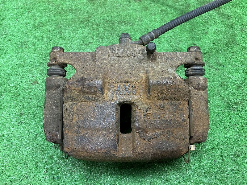 【中古】 エクストレイル NT32 左フロントキャリパー 20S 4WD 5人 41011-4BA0A RAQ