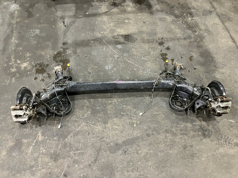 【中古】 プリウス ZVW30 リアアクスルビーム S 42101-12171 1F7