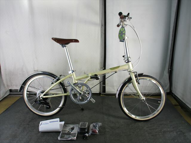 【整備済】『30％OFF』アウトレット　2022 DAHON（ダホン） Boardwalk D7ボードウォーク D7　SILKY　BEIGE 折りたたみ自転車　在庫限り　新品未使用　正規品