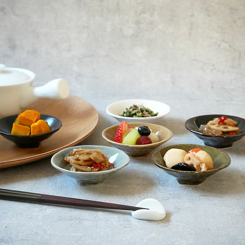 たたき深小皿 10cm 日々にちにち 小皿 和食器 深皿 美濃焼 日本製 電子レンジ対応 食洗機対応 深小皿 醤油皿 薬味皿 珍味皿 おもてなし 菓子皿 おしゃれ t-east-10027642 EAST table サンプル画像2