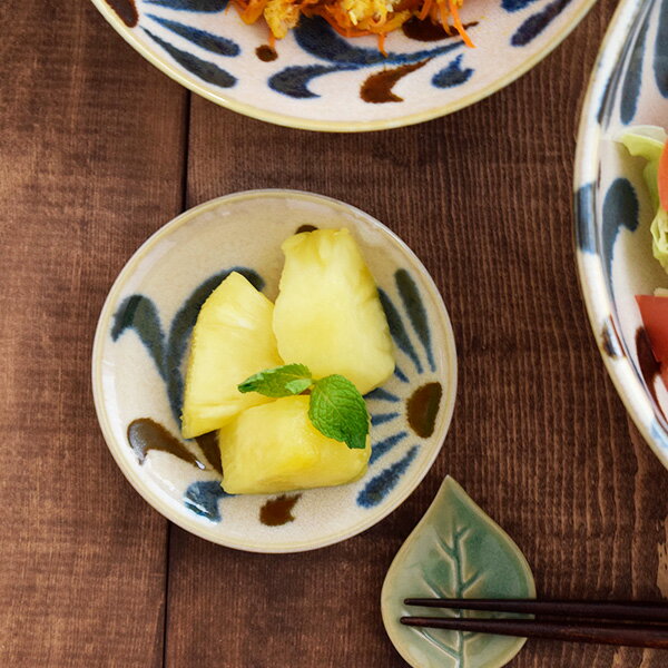 Rakuten - 小皿 8cm 琉球リーフ 和食器 豆皿 お皿 皿 プレート 醤油皿 薬味皿 珍味皿 デザートプレート 沖縄風 琉球風 カフェ食器 カフェ風 和カフェ モダン おしゃれ