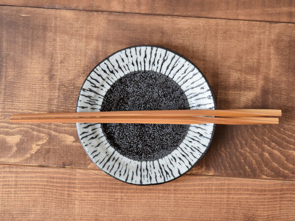 小皿 12cm 油滴ブラック和食器 お皿 小皿 皿 プレート 取り皿 醤油皿 漬物皿 副菜皿 前菜プレート おつまみ皿 銘々皿 お茶請け モダン カフェ食器 おうちCafe お t-east-10024539 EAST table サンプル画像2