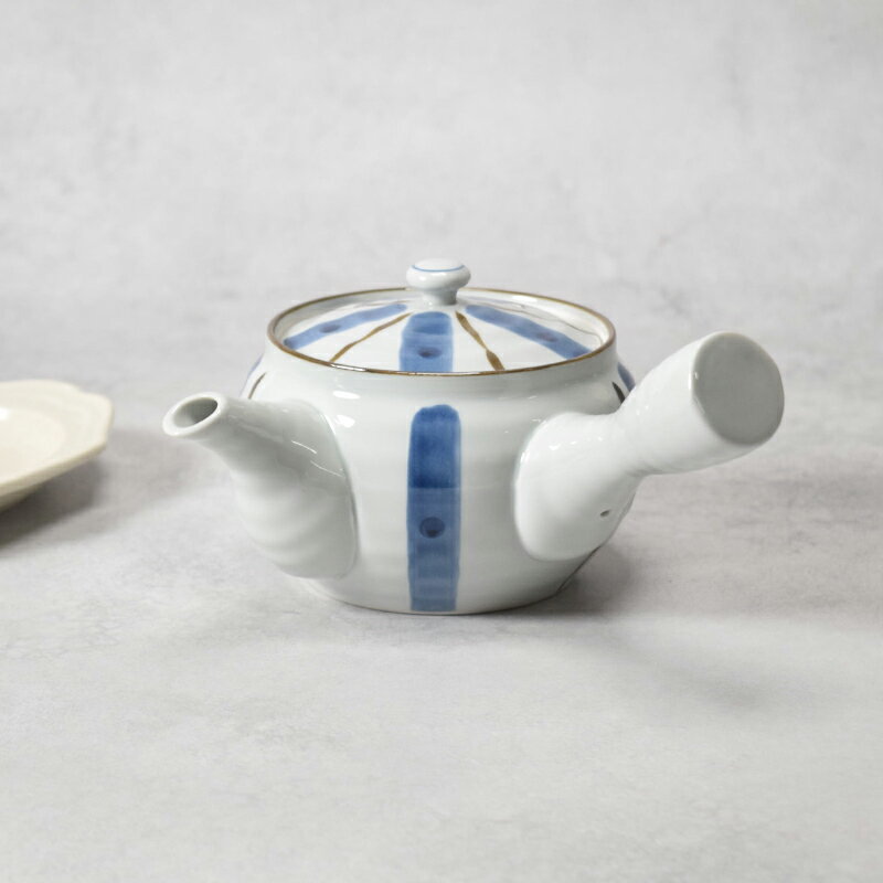 急須 380cc 錆染十草 2〜3人用 タイ製 在庫限り茶こし付き 茶漉し ポット 茶器 ティーポット 日本茶 お..