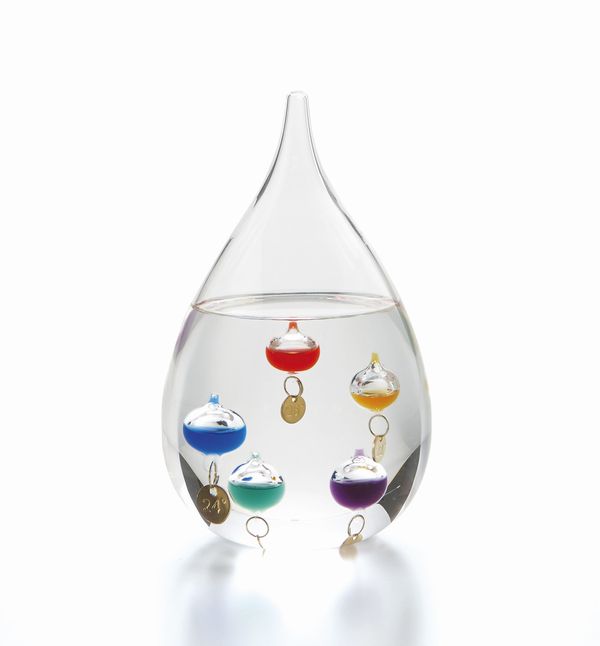 オブジェ 置き物 インテリア雑貨 家具 インテリア FunScience ガリレオ ガラスフロート温度計しずく L 物理学者 ガリレイ 液体の比重 気温によって変化 温度計 気温によって上下する ガラスの球体 気温 しずく型ガラス 上に浮いているガラス球体 プレート 目安の温度