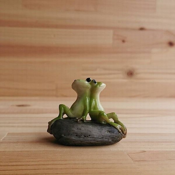 樂天商城 - オブジェ 置き物 インテリア雑貨 家具 インテリア カエル 石上デート 蛙のオーナメント 蛙 オーナメント 縁起物 無事カエル お金がカエル 福カエル いろんな物が帰ってくる 雰囲気づくりに オススメ
