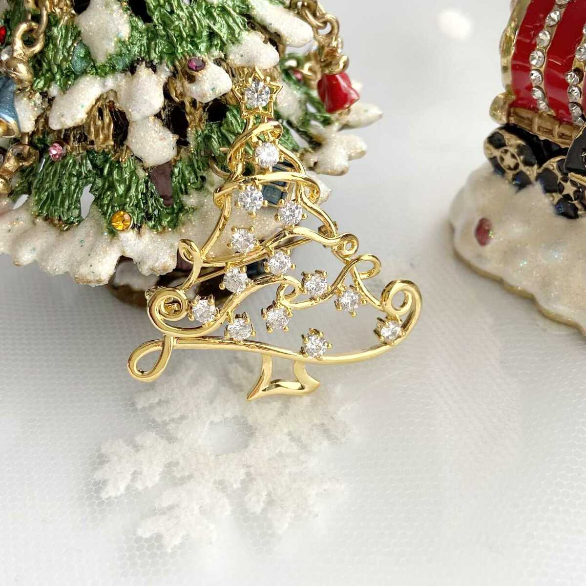 〈2色〉クリスマス ブローチ おしゃれ ツリー クリスマスツリー ゴールド シルバー アクセサリー プレゼント ギフト 結婚式 レディース 華やか ウエディング パーティー キラキラ ブローチ おしゃれ 普段使い お出かけ