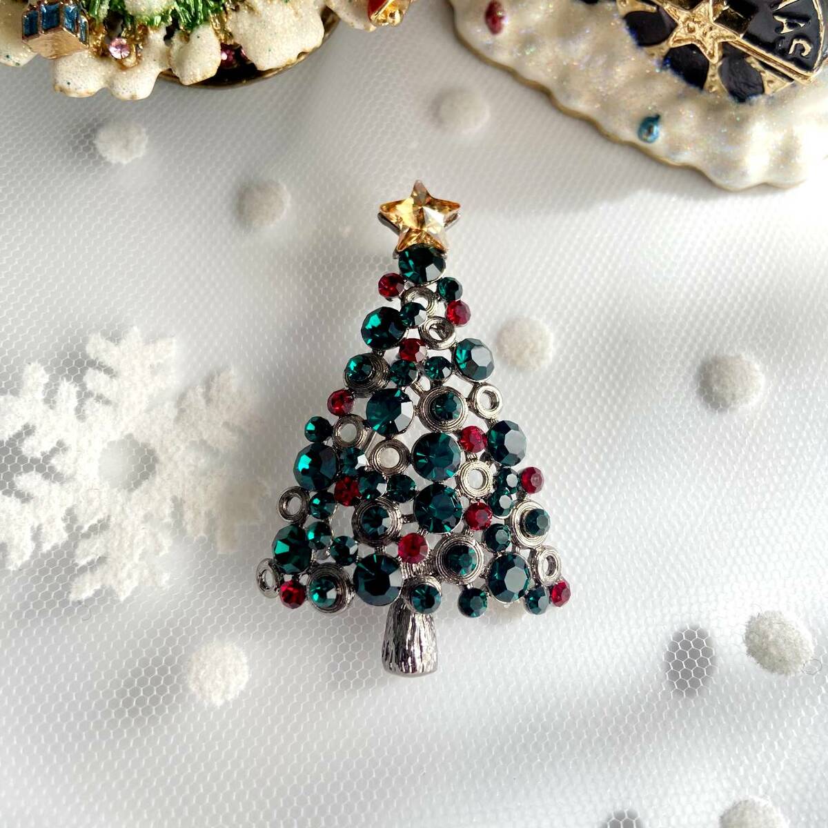 クリスマス ブローチ おしゃれ ツリー クリスマスツリー アクセサリー プレゼント ギフト 結婚式 レディース 華やか ウエディング パーティー キラキラ ブローチ おしゃれ 普段使い お出かけのサムネイル