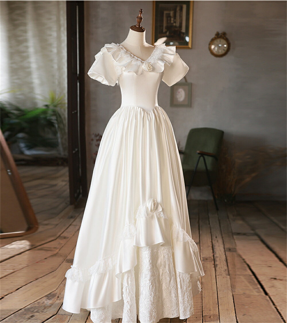 Rakuten - ウェディングドレス 花嫁ドレス 結婚式ドレス 前撮り Vネック ドレス ロングドレス フリル飾り ウェディングドレス 大人フェミニン レース フリルVネック 上品 大人かわいい 優雅 パーティードレス 可愛い 挙式ドレス 披露宴 二次会