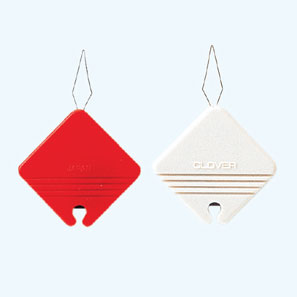 クロバー 糸通しスレダー 縫い針用 裁縫 補修 手芸道具 プチカット クローバー　15-020　(メール便可)