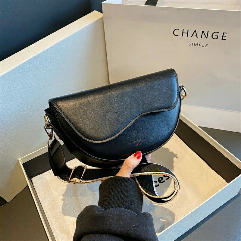 ショルダーバッグ トートバッグ ミニバッグ 高級小型バッグ 新しい韓国スタイル多用途クロスボディバッグ人気ファッションショルダーバッグ 韓国ファッション