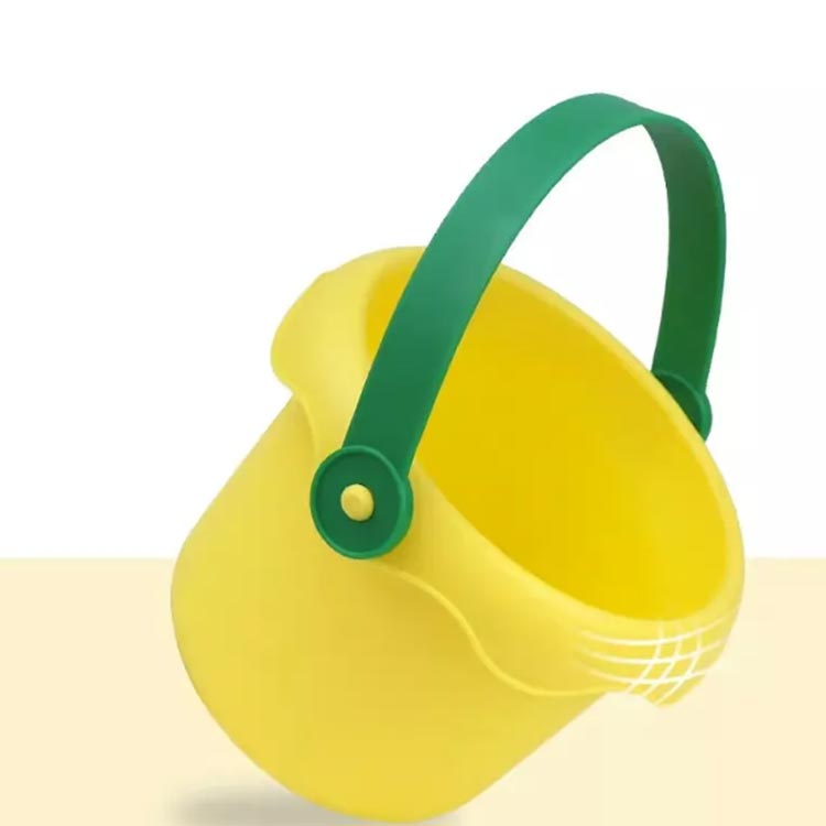 東京豊屋の砂遊び お砂場セット 8点セット ビーチ遊び バケツセット おもちゃ エコ 子供おもちゃ 雪遊び 子供用 シリコン 水遊び 屋外 安全無毒 室内 お風呂 おもちゃ 知育玩具 お風呂用 ビーチ 夏休み バケツ 卒園 入学 卒業 誕生日 送料無料｜アングル2