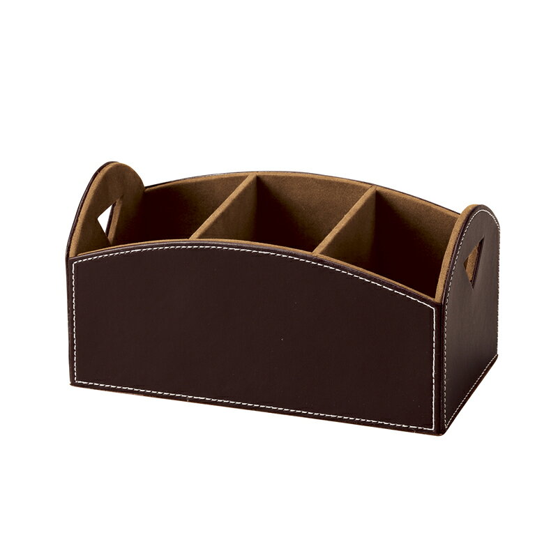 ●商品内容 商品サイズ 205×110×105mm ●パッケージサイズ：箱210×115×110mm 320g ●材質 ポリウレタンシックなブラウンカラーのメガネ&リモコンラックです。内部はキズが付きにくいよう起毛加工を施しています。※メーカー都合により、デザイン・内容等が変更になる場合がございます。ギフト対応※商品は十分にご用意しておりますが、万一品切れの場合や、 やむを得ない事情により中止や変更になる場合がございますので、ご容赦ください。【ご用途】 各種御祝、各種内祝いギフト 贈り物 内祝い 内祝 出産内祝い 結婚内祝い 御祝 快気祝 快気内祝 御礼 御中元 暑中御見舞 残暑御見舞 御歳暮 御年賀 寒中御見舞 プレゼント 母の日 父の日 敬老の日 クリスマス 合格祝い 進学内祝い 成人式 御成人御祝 卒業記念品 卒業祝い 御卒業御祝 入学祝い 入学内祝い 就職祝い 入園内祝い 御入園御祝 お祝い 御祝い 金婚式御祝 銀婚式御祝 御結婚お祝い ご結婚御祝い 御結婚御祝 結婚祝い 結婚式 引き出物 引出物 引き菓子 御出産御祝 ご出産御祝い 出産御祝 出産祝い 御新築祝 新築御祝 新築内祝い 祝御新築 祝御誕生日 誕生日祝 七五三御祝 初節句御祝 節句 昇進祝い 昇格祝い 就任 御供 お供え物 粗供養 御仏前 御佛前 御霊前 香典返し 志 進物 粗供養 偲草 偲び草 茶の子 法要 仏事 法事 法事引き出物 法事引出物 年回忌法要 一周忌 三回忌 七回忌 十三回忌 十七回忌 二十三回忌 二十七回忌 御開店祝 開店御祝い 開店お祝い 開店祝い 御開業祝 周年記念 来客 お茶請け 御茶請け 異動 転勤 定年 退職 退職挨拶回り 転職 お餞別 贈答品 粗品 粗菓 おもたせ 菓子折り 手土産 心ばかり 寸志 新歓 歓迎会 送迎会 新年会 忘年会 二次会 記念品 景品 開院祝い お礼 謝礼 御返し お返し お祝い返し 御見舞御礼 快気祝い 快気内祝い お土産 贈答品 プチギフト 御見舞 退院祝い 全快祝い 御挨拶 ごあいさつ 引越し ご挨拶 引っ越し お宮参り 御祝 お年賀 御年始 初盆 お盆 お中元 お彼岸 残暑見舞い 寒中お見舞 お歳暮 還暦祝 その他ギフト全般