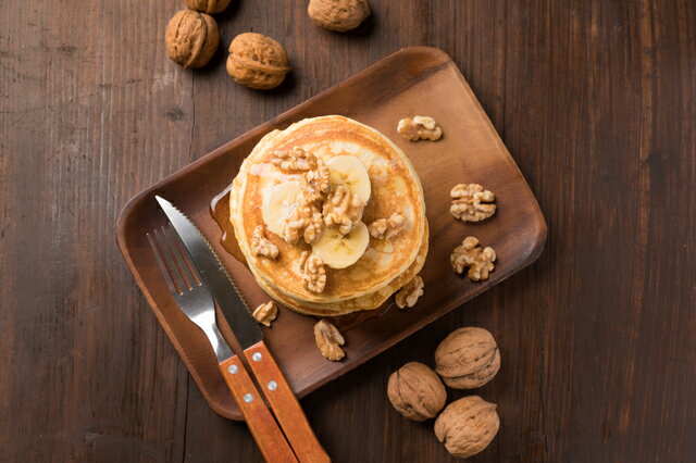 訳あり クルミ 生 1kg 世界美食探究 アメリカ産 最強配送 LHP ナッツ 無塩 無油 お徳用 国内加工 業務用 製菓材料 製パン材料 おやつ 生くるみ 胡桃