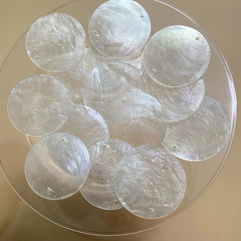 【送料無料】【100枚】 DIY飾り物 貝殻風鈴 diy チャーム 多機能 シェル デコパーツ アクセサリー ピアス 円形 パーツ チョーカー チャームペンダント アクセサリーパーツ 飾り物 ジュエリー作り レディース デコキット クラフト手芸 作りキット 通販