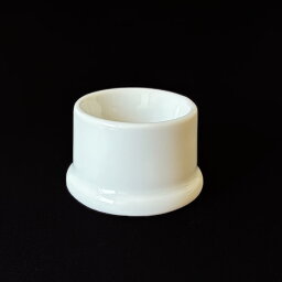 エッグ スタンド日本製 磁器 白磁 卵置き エッグカップ エッグスタンド 玉子置き イースター 卓上 たまごおき ゆで卵置き ゆでたまご 小動物 餌入れ おしゃれ 白磁 ショップ 販売 通販 テーブルウェアファクトリー