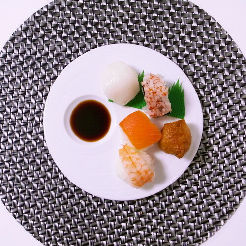 丸 手まり寿司プレート アウトレット 日本製 磁器 ひなまつり 皿 白い食器 丸皿 フラット 手毬寿司 皿 食器 白 陶器 てまりずし 醤油皿 ひな祭り お誕生日 祝い寿司