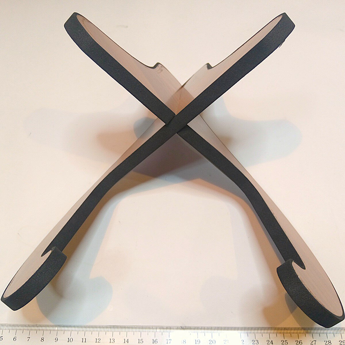 ギターなど用の2枚によるスタンド 木材厚くなったユニバーサル、ソフトレザー、アコースティック、クラシックギター、ベースにも