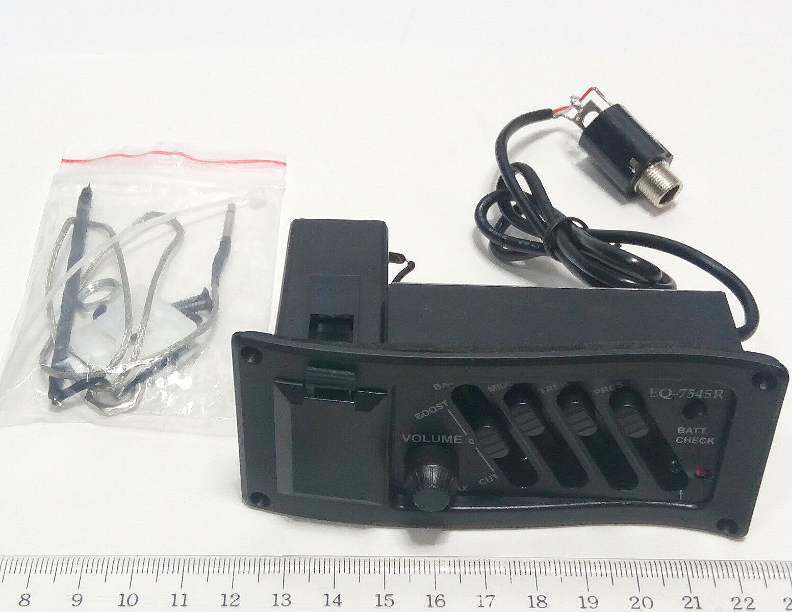 4 バンドEQギターピックアップ　アコースティックギター用 プリアンプイコライザー