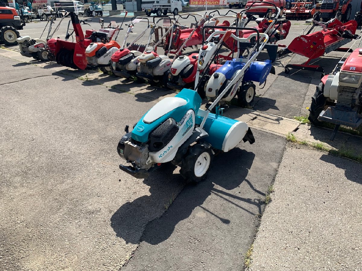 クボタ 管理機 TRS60 機体寸法:1515×620×1070(mm) 出力6.2ps 使用燃料/容量:無鉛ガソリン/2.5L