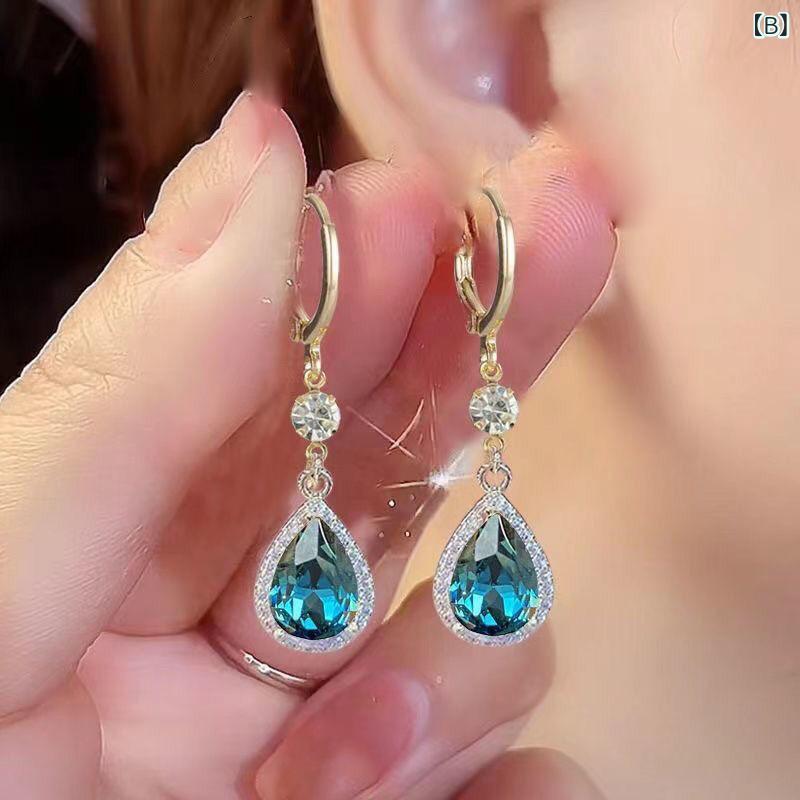 暮らしのお手伝いのピアス レディース アクセサリー ジュエリー 揺れる 水滴型 しずく型 大ぶり 高級感 ジルコニア ストーン おしゃれ かわいい シンプル 上品 高見え パーティー 結婚式 デート オフィスカジュアル エレガント きれいめ 大人かわいい 大人っぽい ファッ｜アングル2