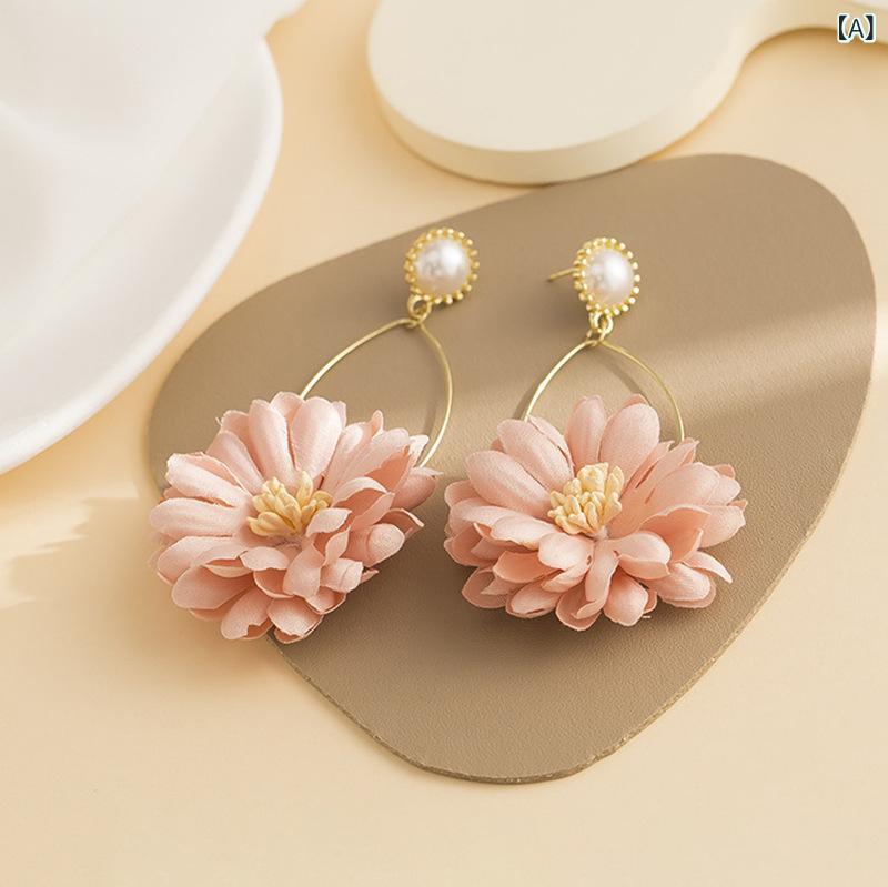 ピアス レディース かわいい 森ガール系 フェイクパール 布製 花型 揺れる ノンホ...
